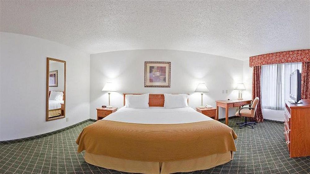 Holiday Inn Express Hotel & Suites Chickasha By Ihg Exterior photo